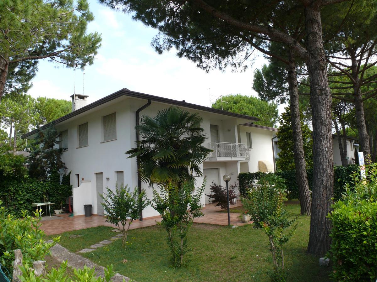 Villa Barbara Lignano Sabbiadoro Exterior photo